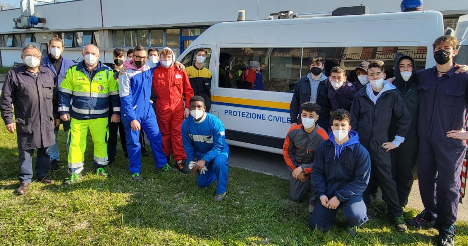 Gli studenti del "Marconi" aggiustano il Ducato della Protezione civile