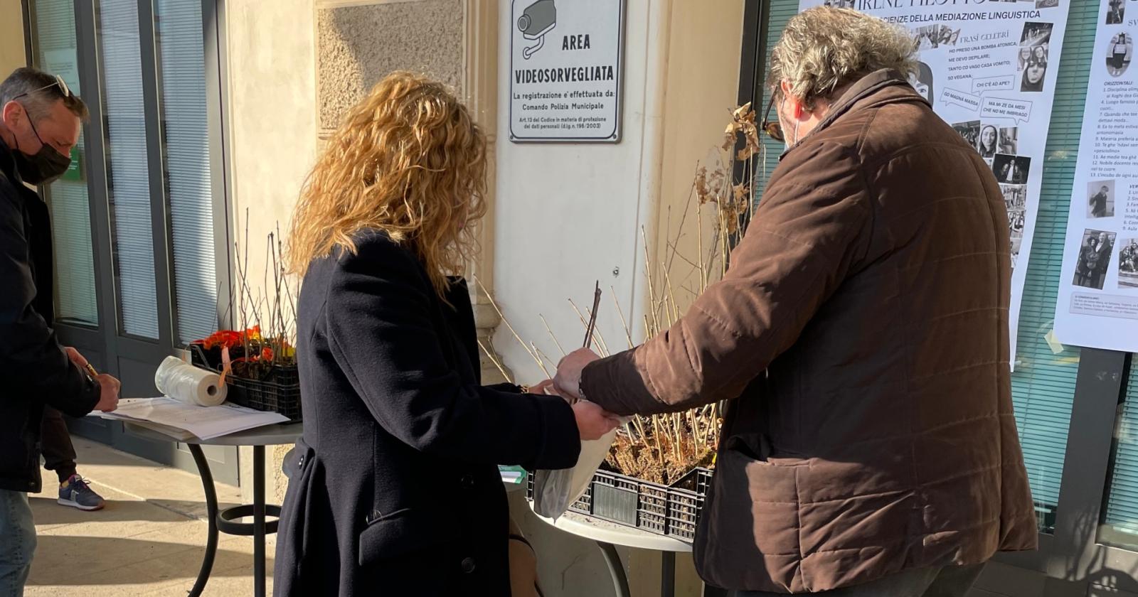 Cavarzere sorride con 200 piantine