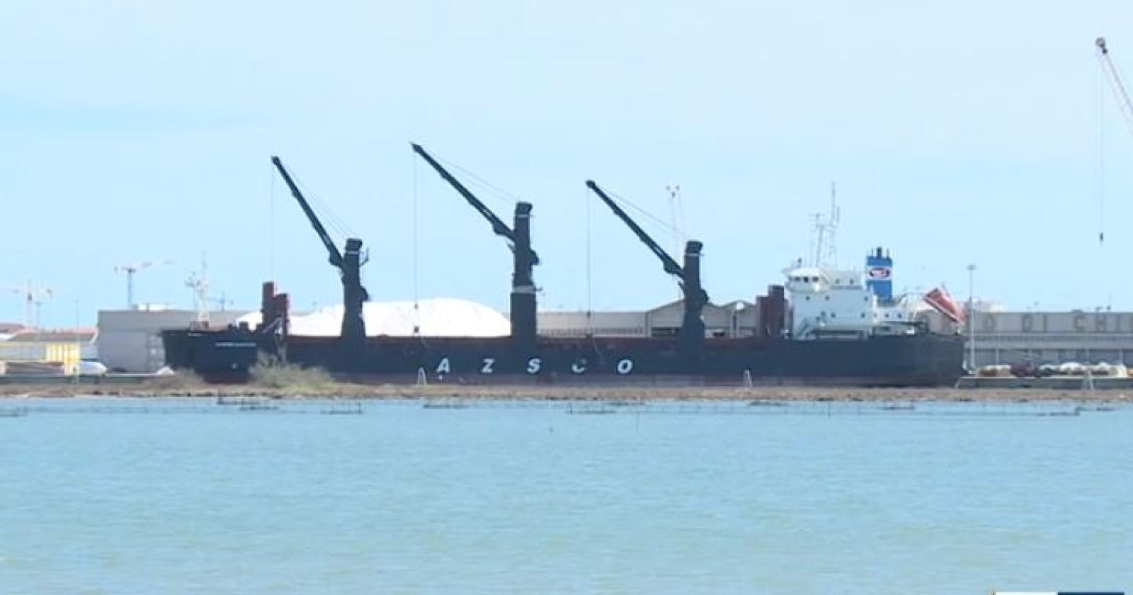 La nave russa Vasiliev ferma al porto di Chioggia
