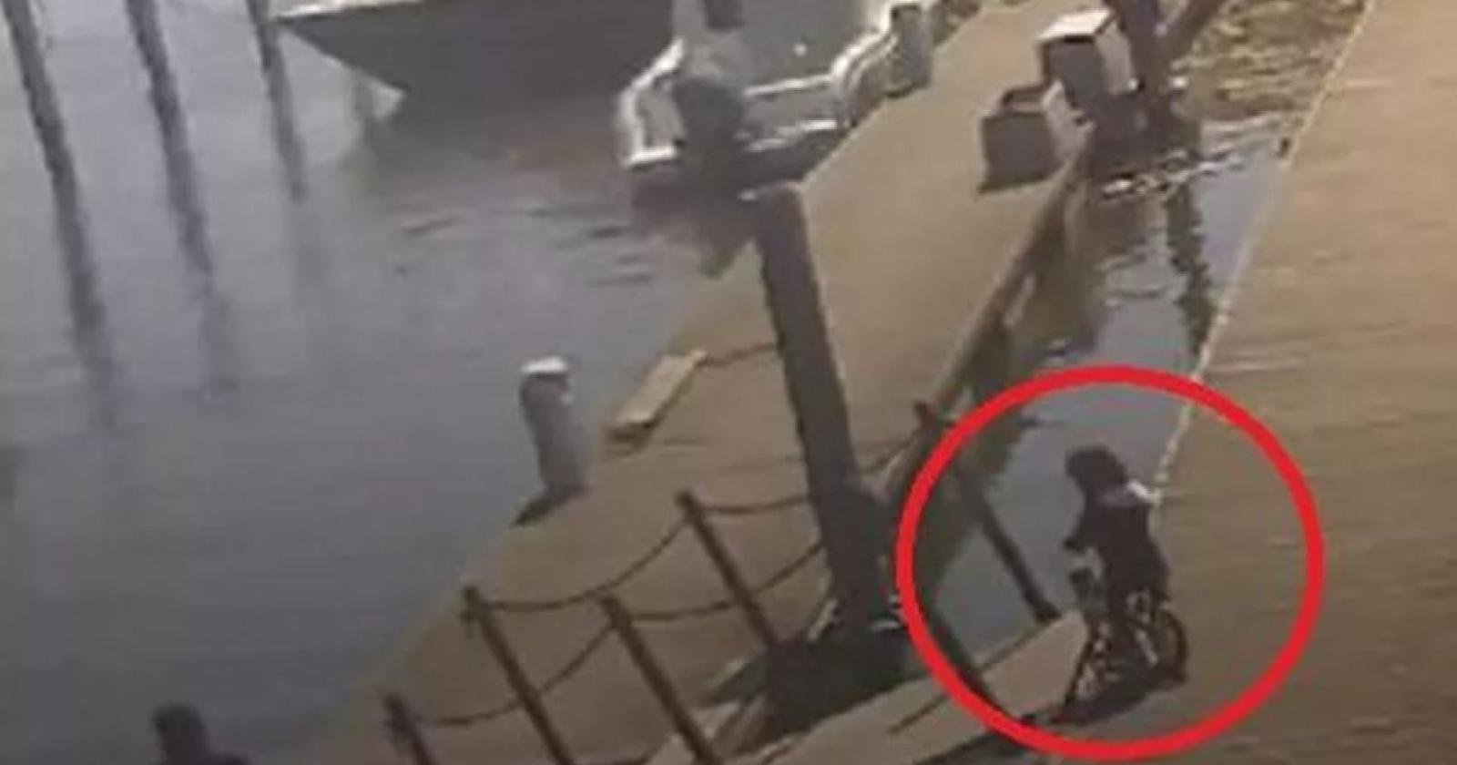 Sfiorata la tragedia, bimba di 3 anni cade in bici nel canale