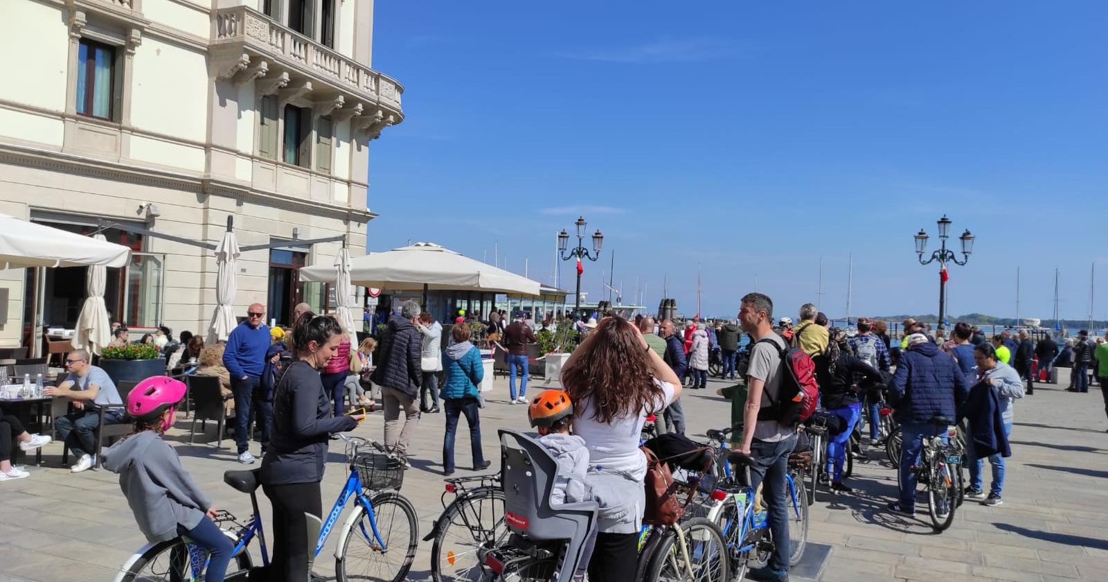 Park Unione full e code all'imbarcadero