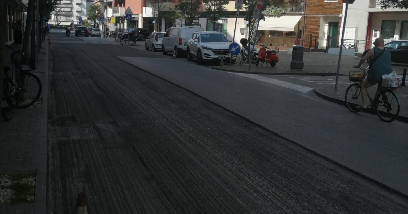 Nuovi asfalti nella centralissima viale Padova