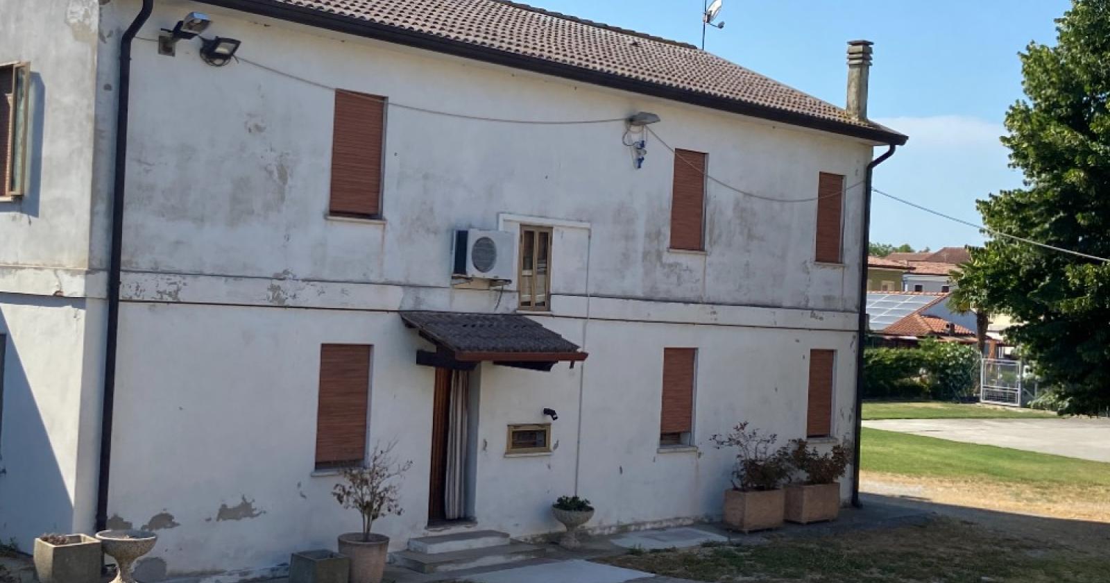 Tentano il furto durante la messa