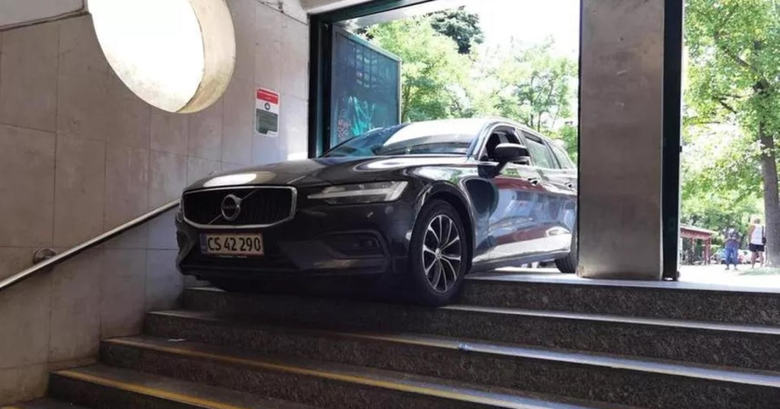 Si fida troppo del navigatore: ecco il risultato