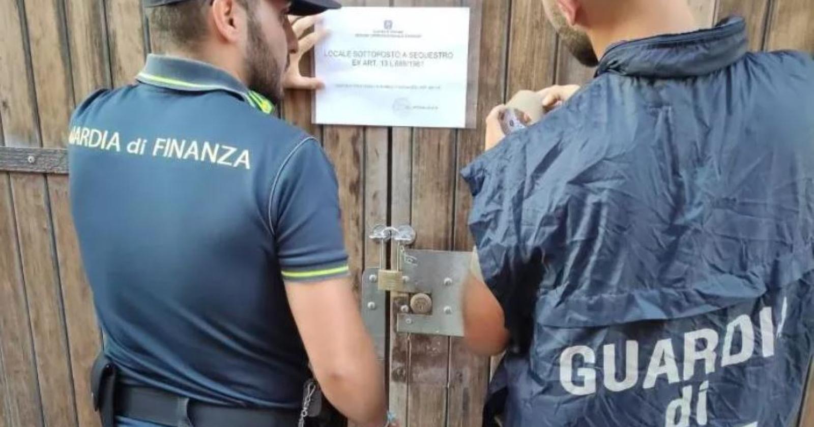 Maxi sequestro al centro di lavorazione vongole abusivo