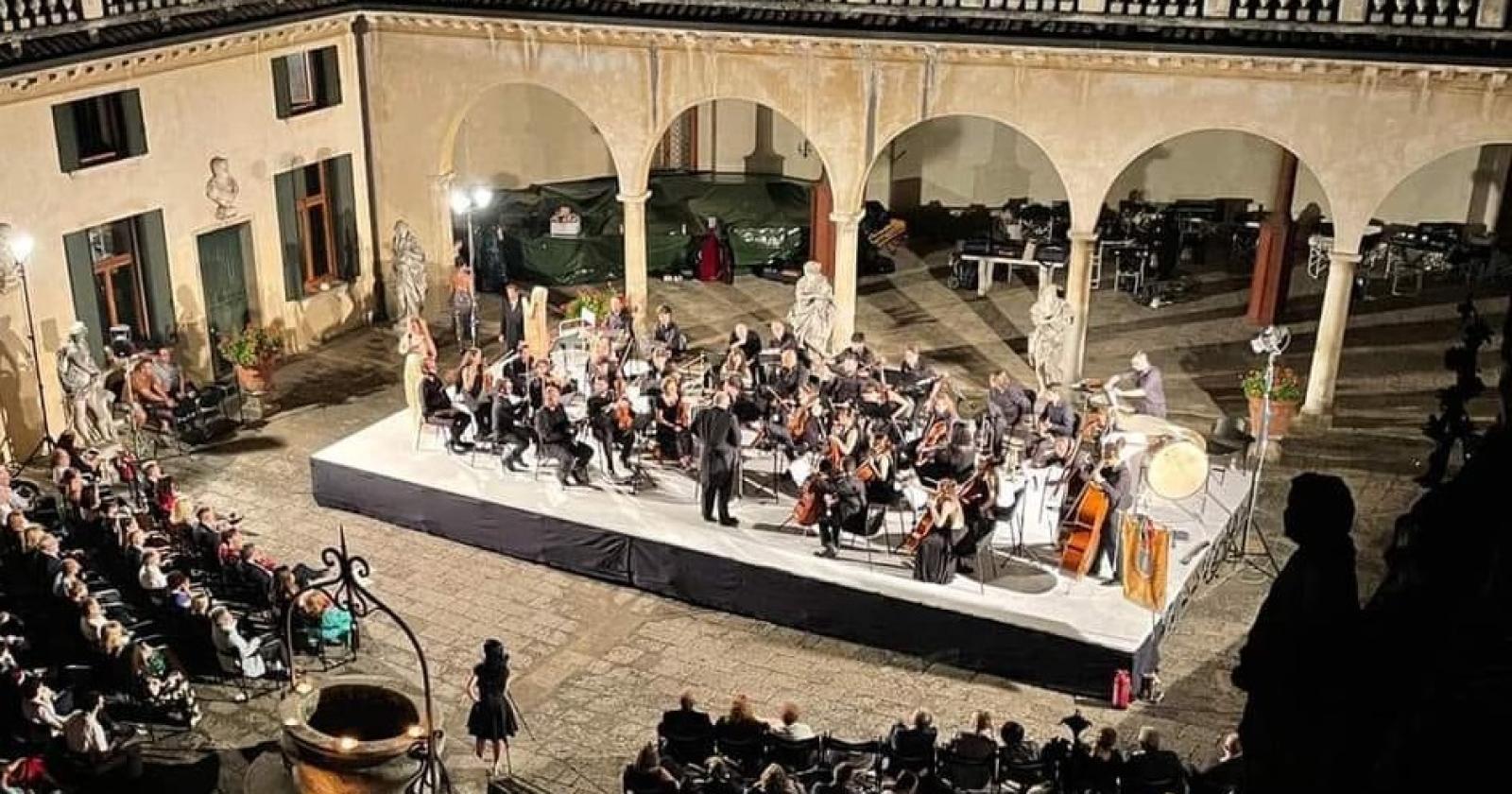 Notti di musica in piazzetta Vigo