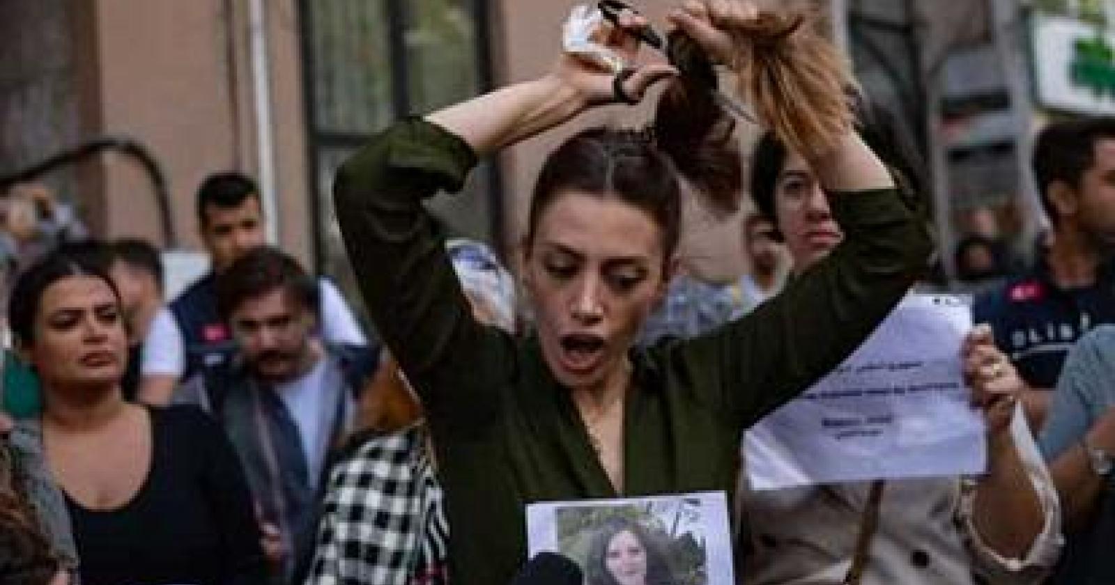 Il consiglio vicino alle donne iraniane