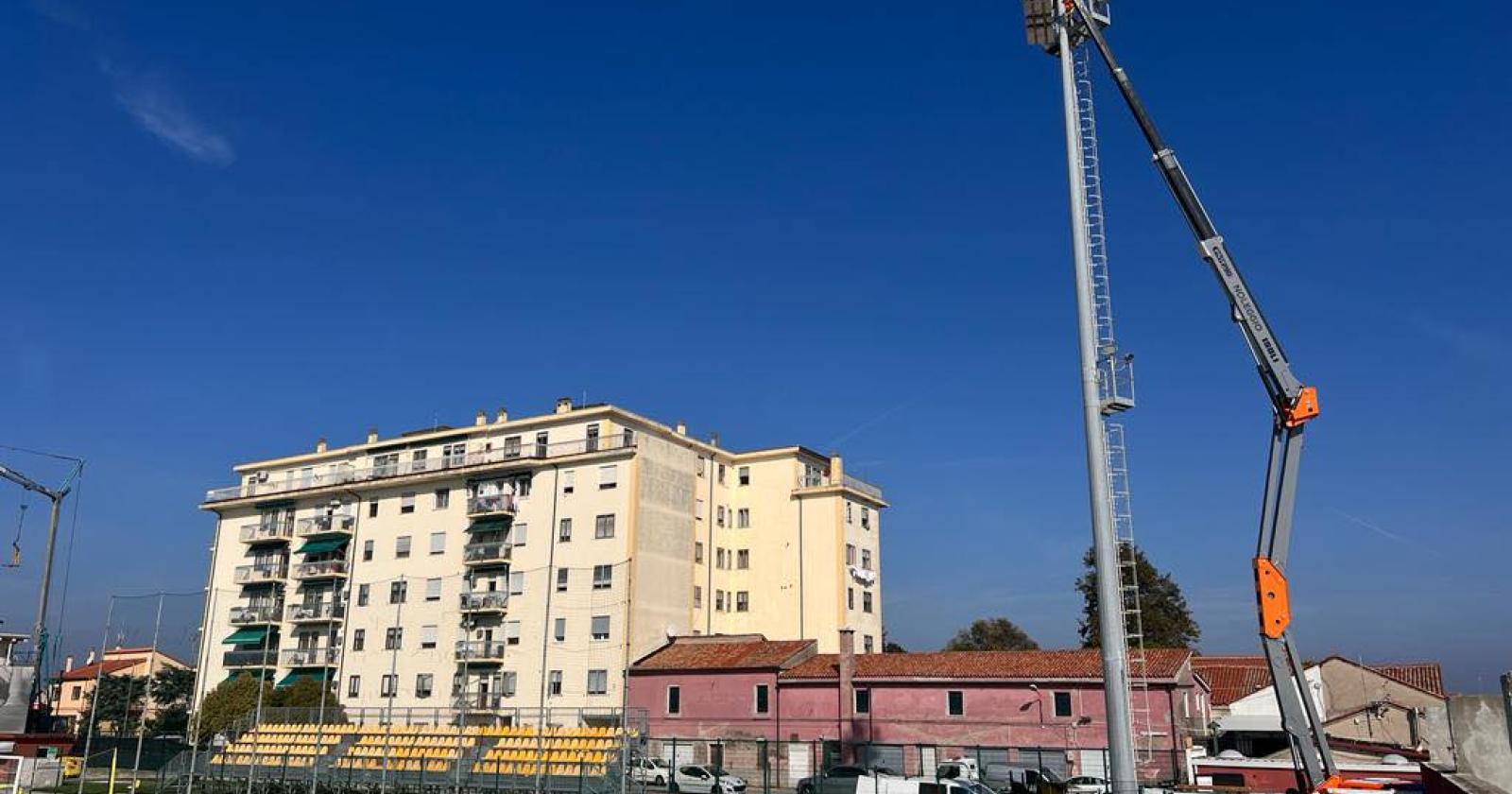 Al “Ballarin” ritorna l’illuminazione