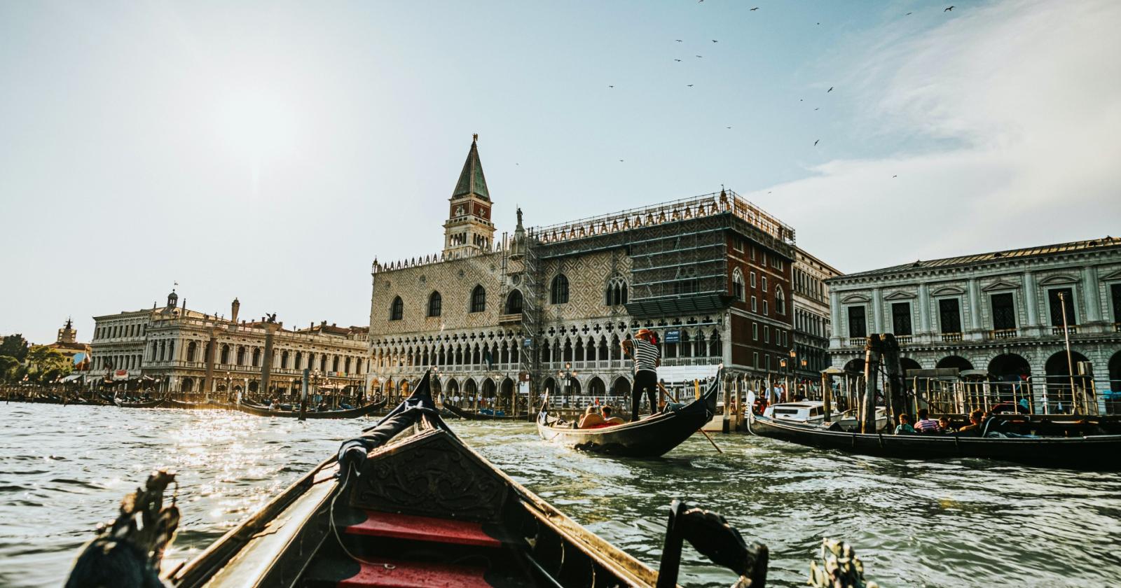 Rubano la gondola, 20enni turisti nei guai