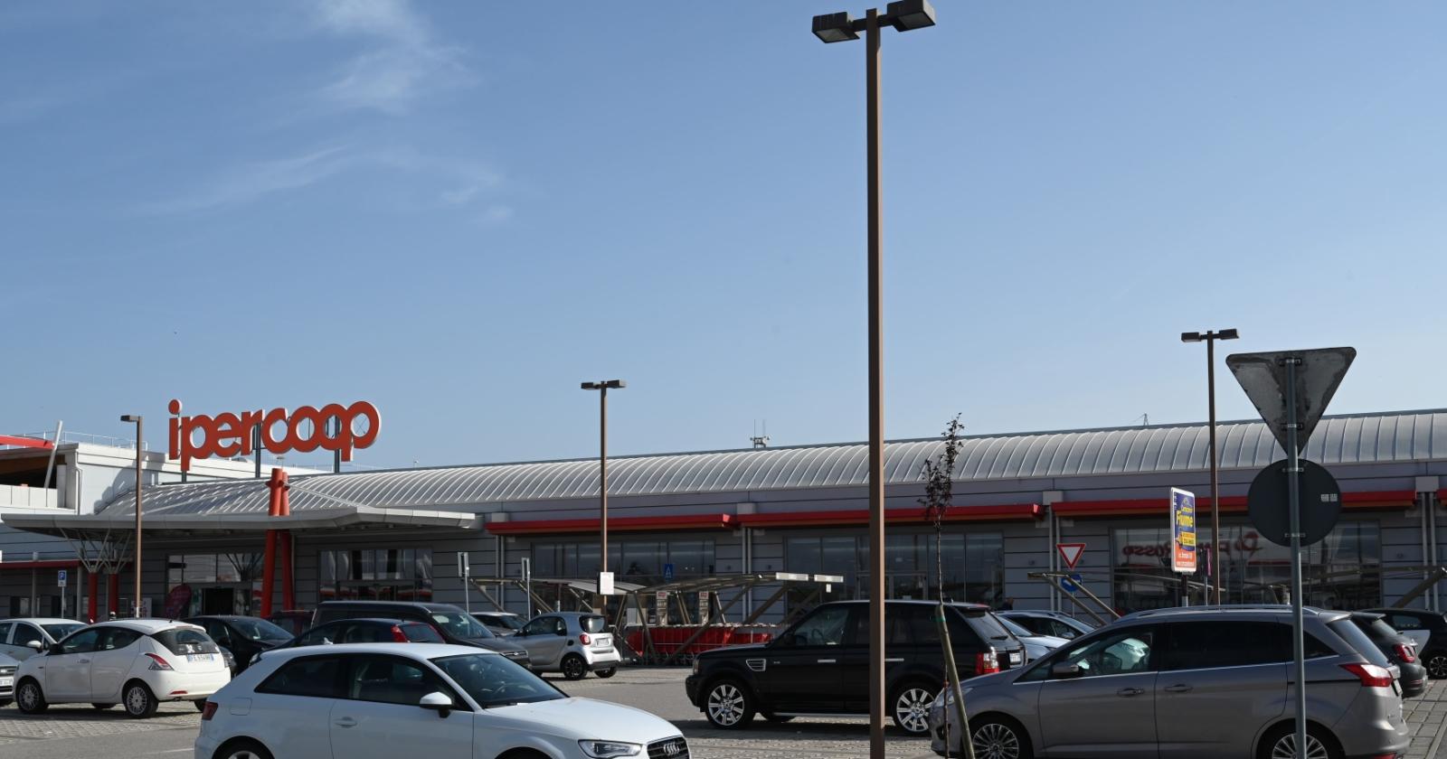 Ipercoop Coldì riapre dopo il restyling