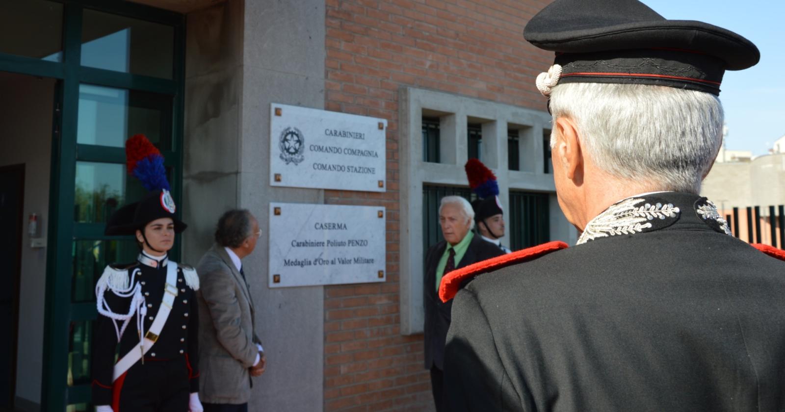 Una medaglia d'oro per la caserma dei carabinieri