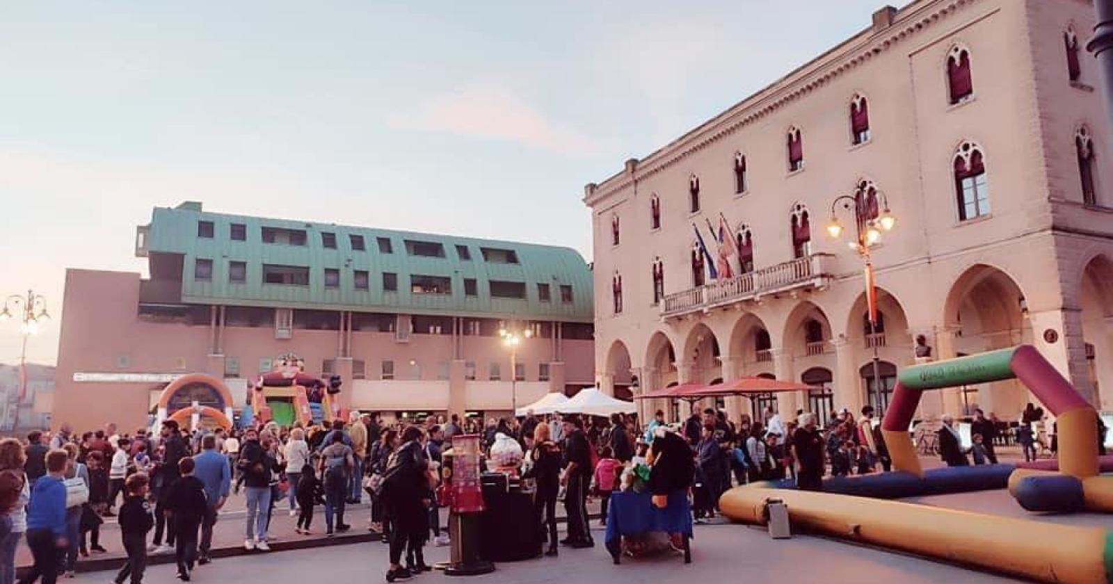 Troppo vento, rinviata la festa di Halloween