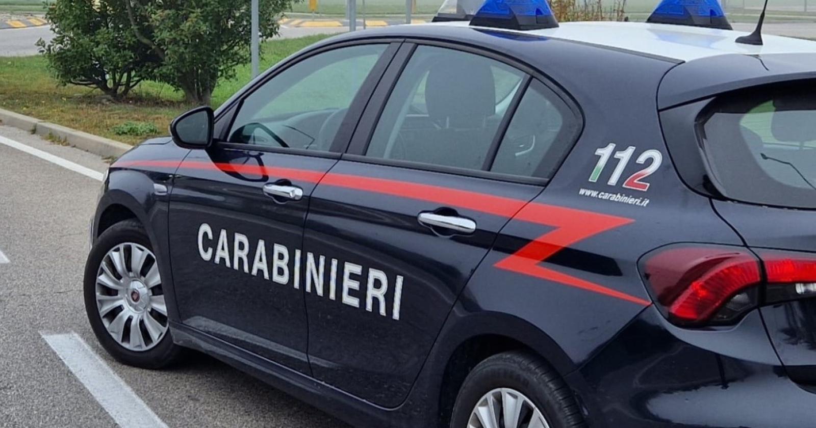 Per quarant'anni con una bomba a mano in casa