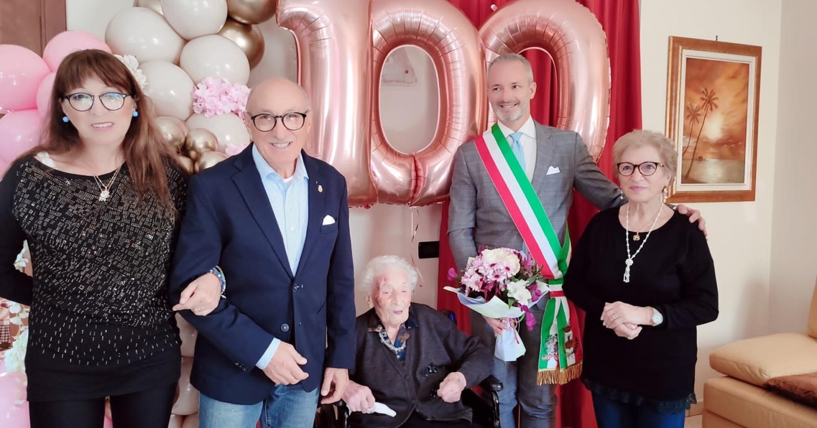 Nonna Ines ne compie cento