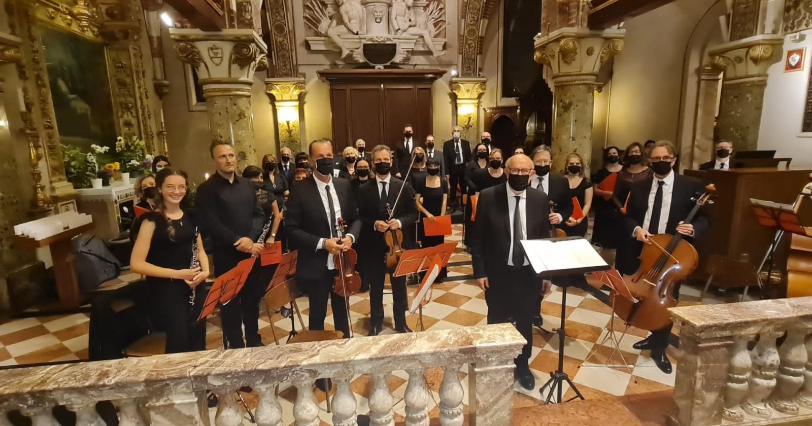 Rottanova, tornano “Auguri di Natale” in musica