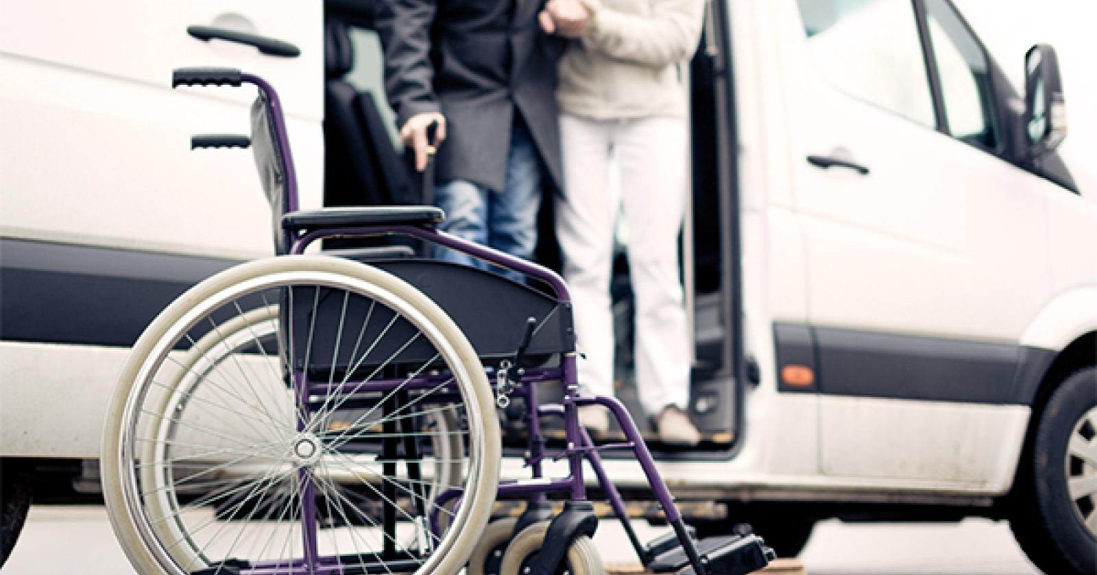 “Nessun sostegno al trasporto anziani e disabili”