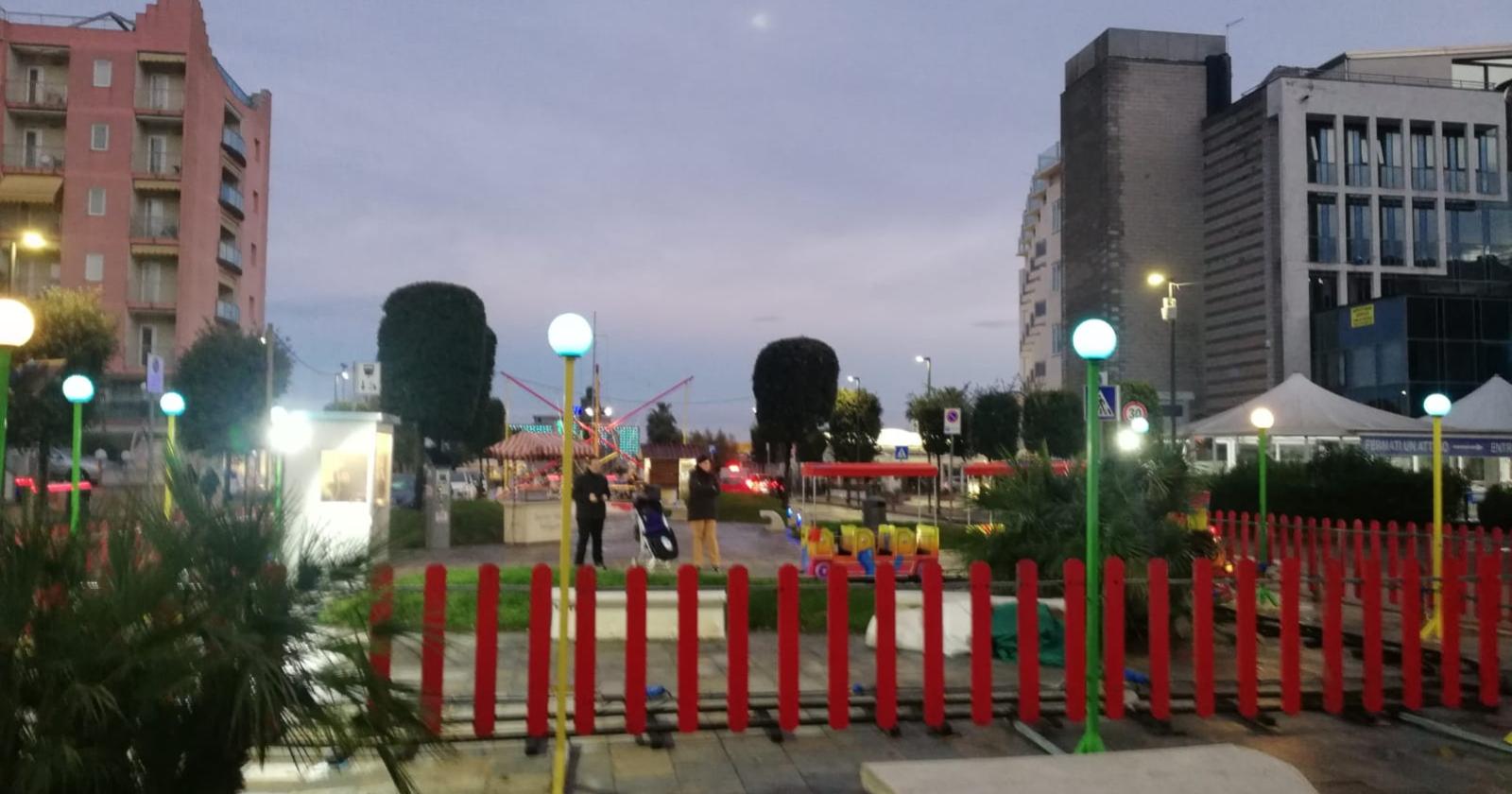 Ecco le luci e Babbo Natale