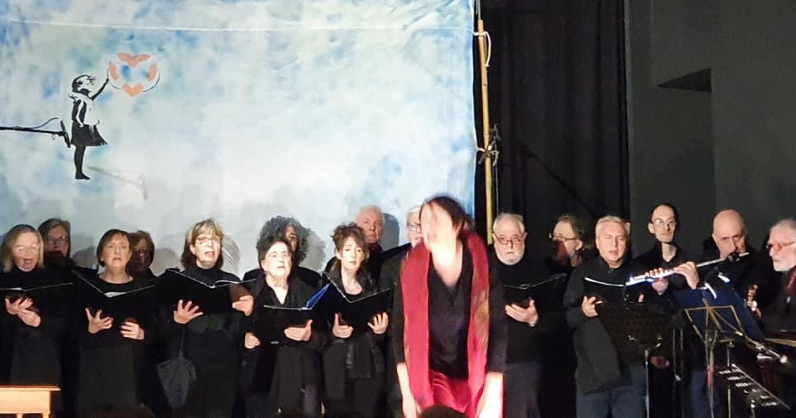 Il Coro degli Imperfetti canta Louise Michel