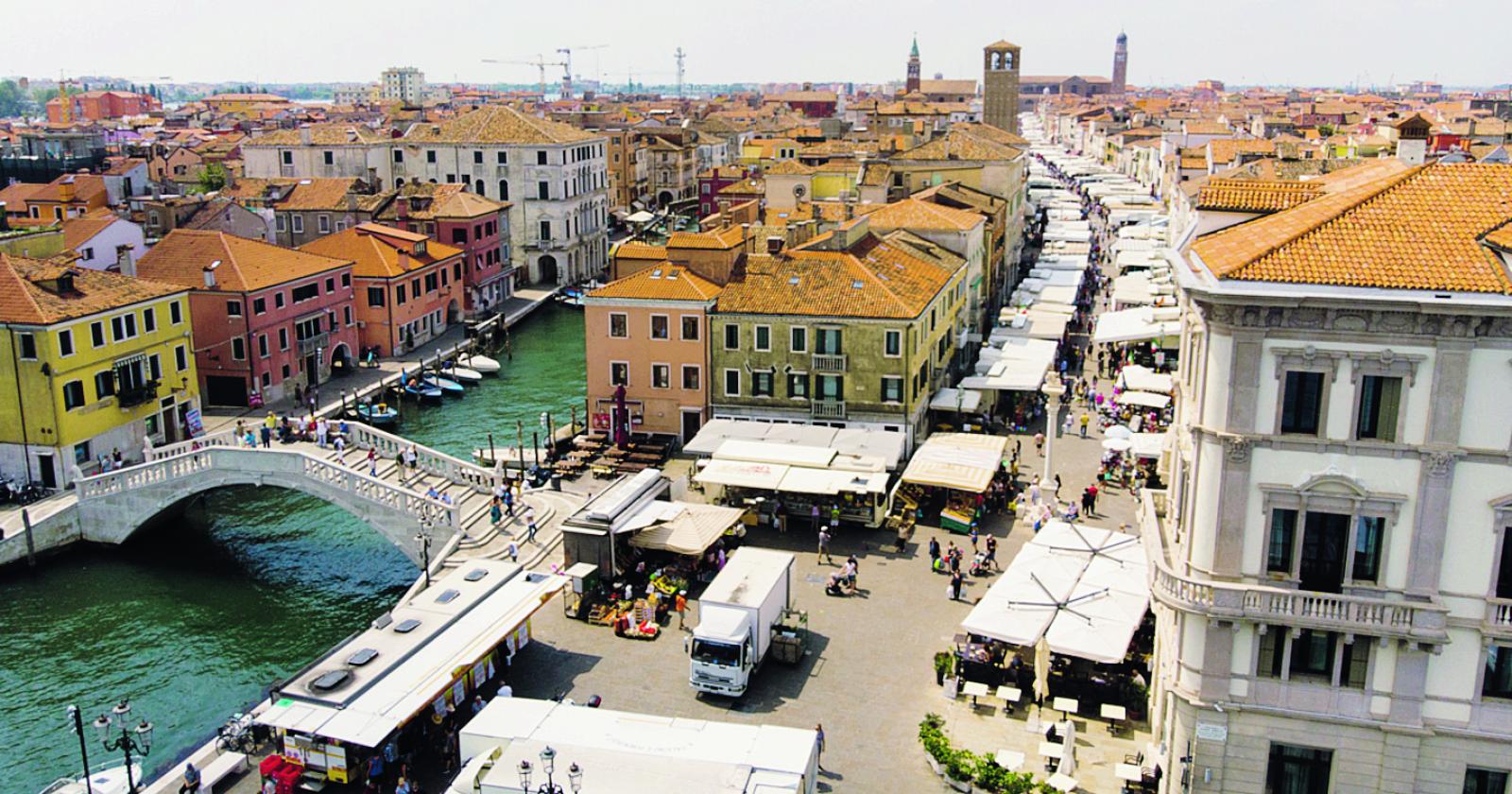 Il mercato vincola il piano dell’arredo urbano