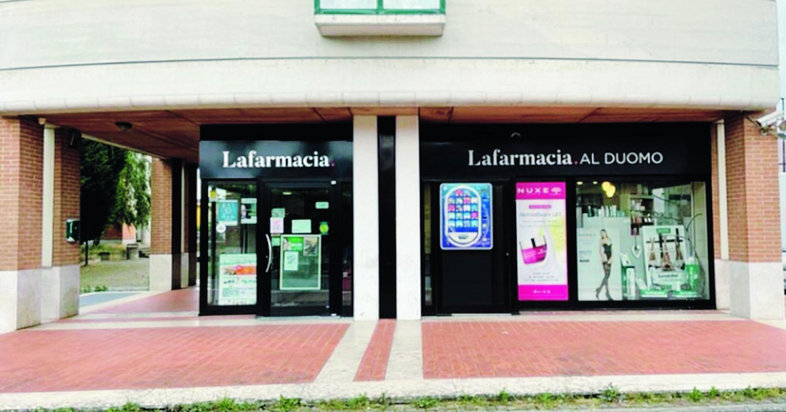 Rapina la farmacia e scappa in bici