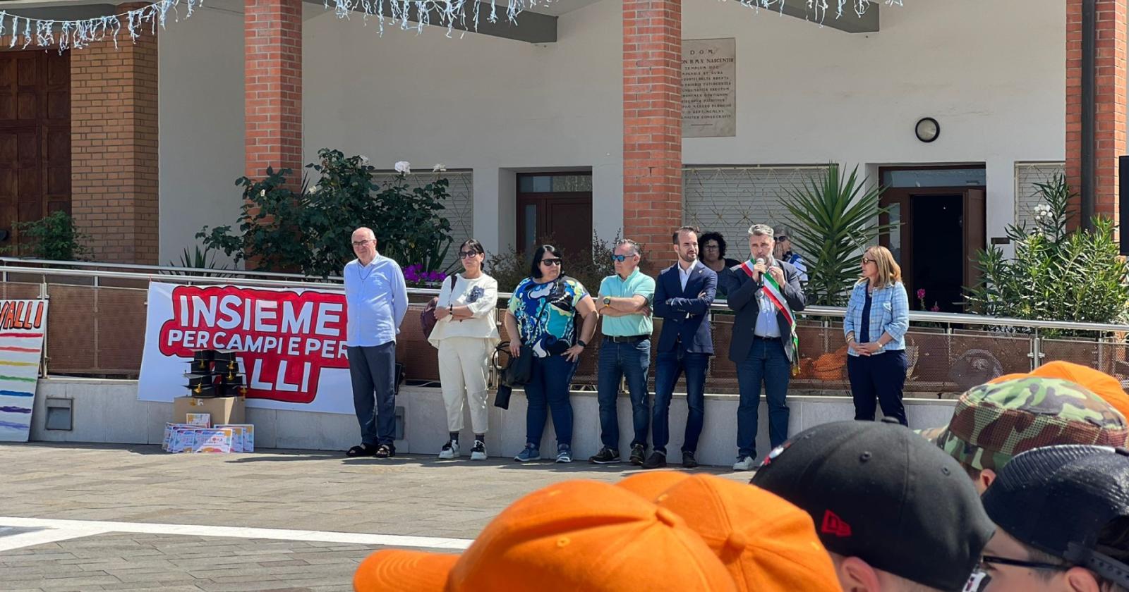 Una camminata per campi e per valli a favore della sostenibilità ambientale e sociale