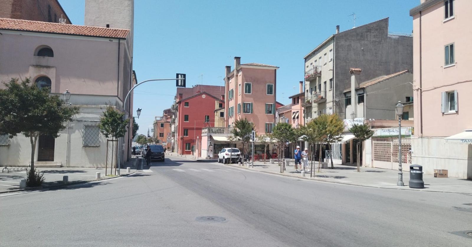 Urla e schiamazzi, residenti esausti