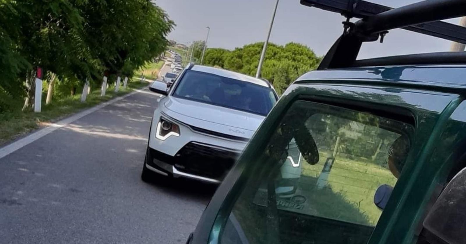 Valli ingabbiata dalle code in Romea