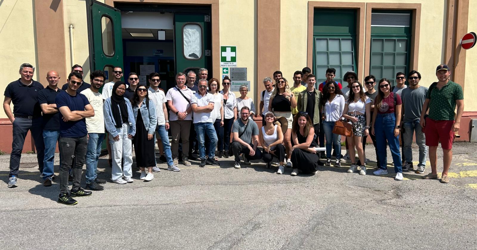 Studenti a lezione sul Canalbianco