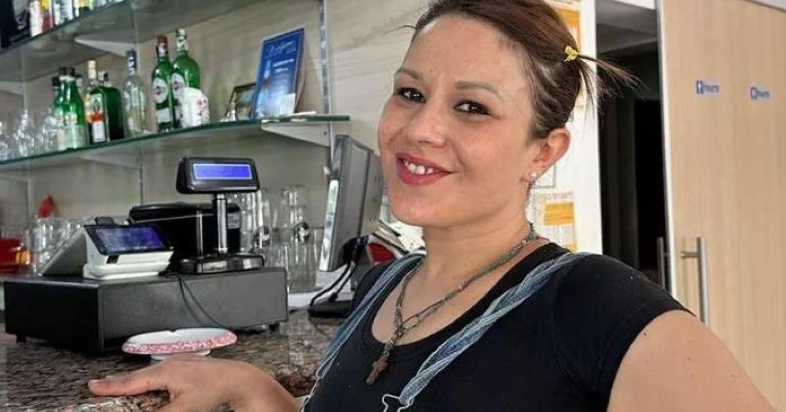 Turisti americani lasciano il borsello gonfio di soldi in piadineria: restituito