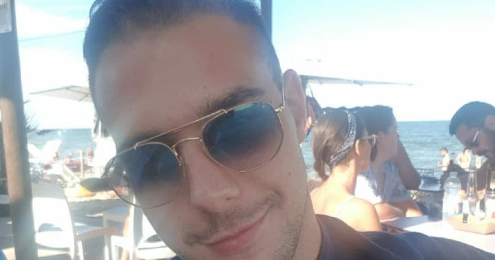Una fiaccolata dopo il funerale