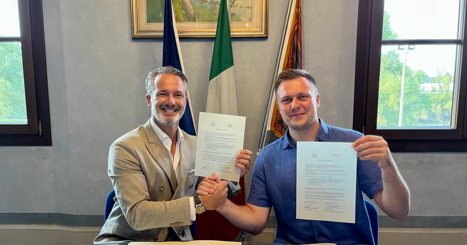 Commozione e solidarietà in aula