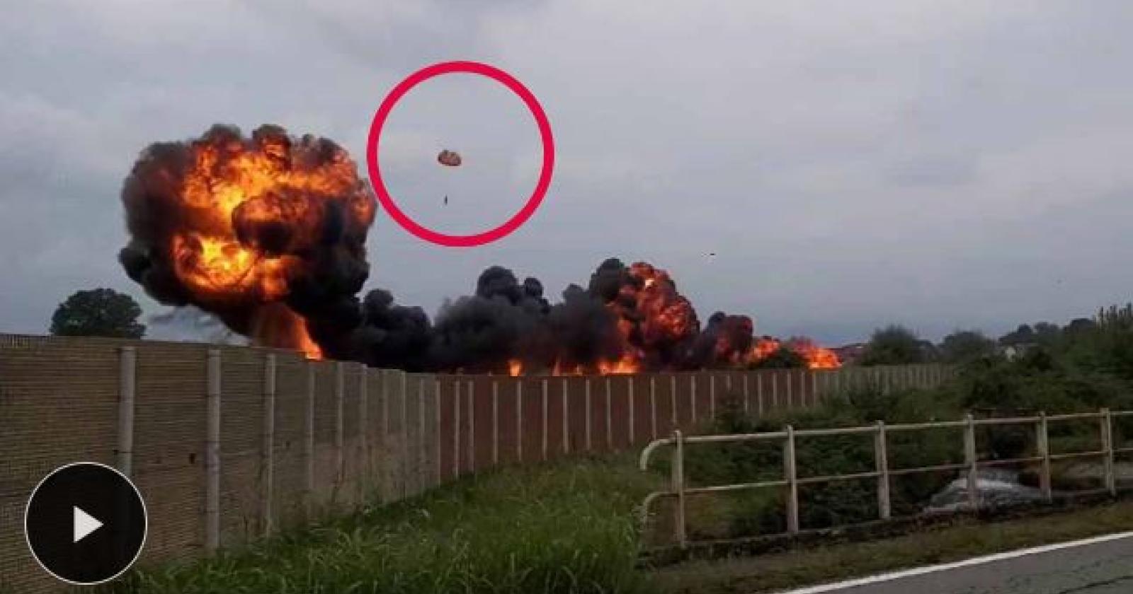 Tragedia a Torino, cade il caccia: muore una bimba di 5 anni