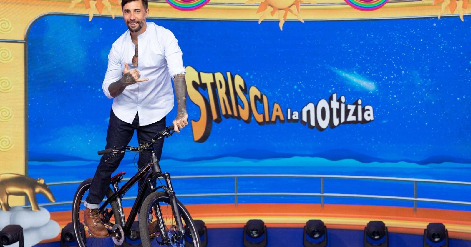 Brumotti aggredito da un gruppo di spacciatori