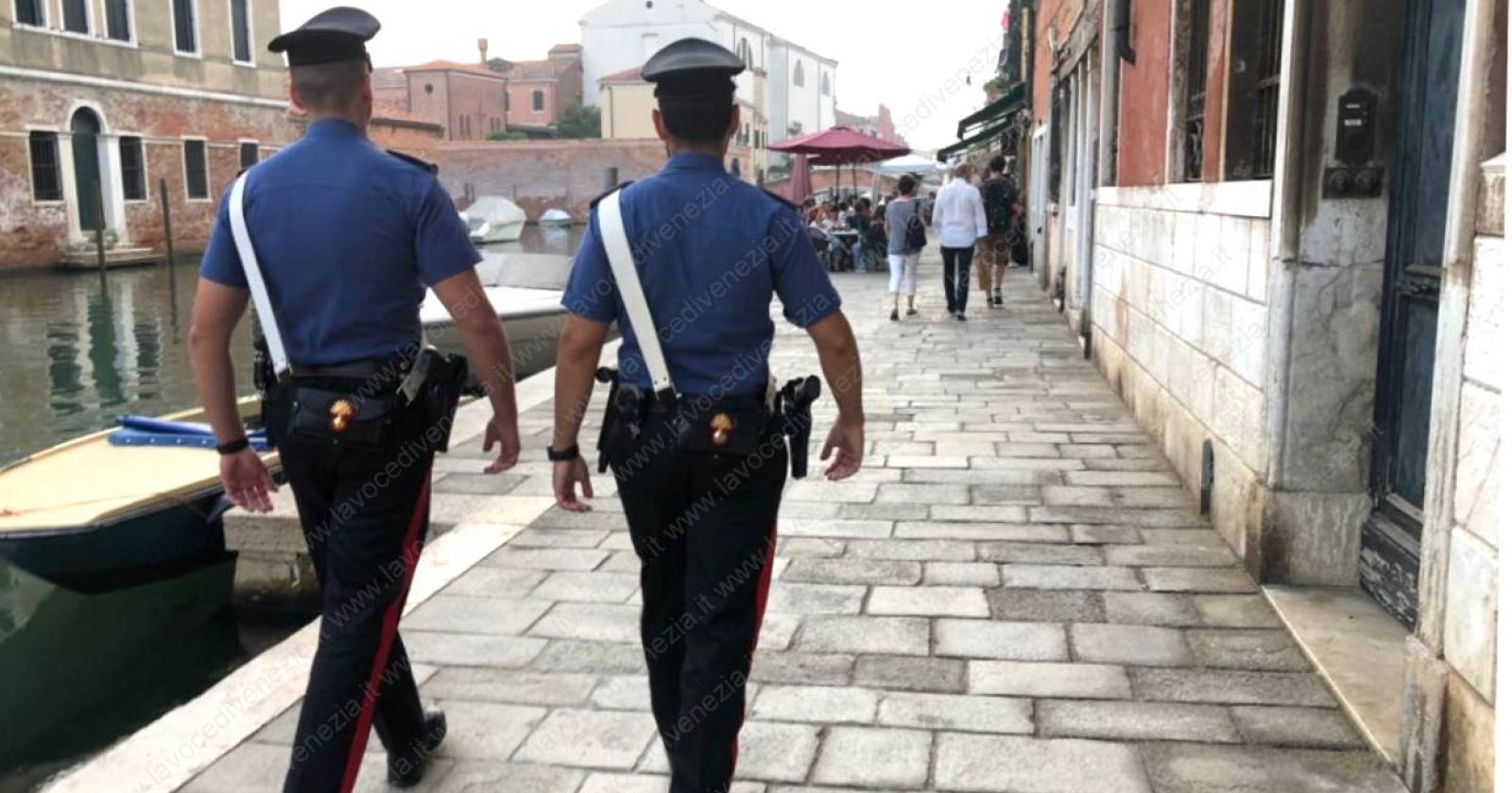 82enne malata di Alzheimer si perde a Venezia, la ritrovano i Carabinieri