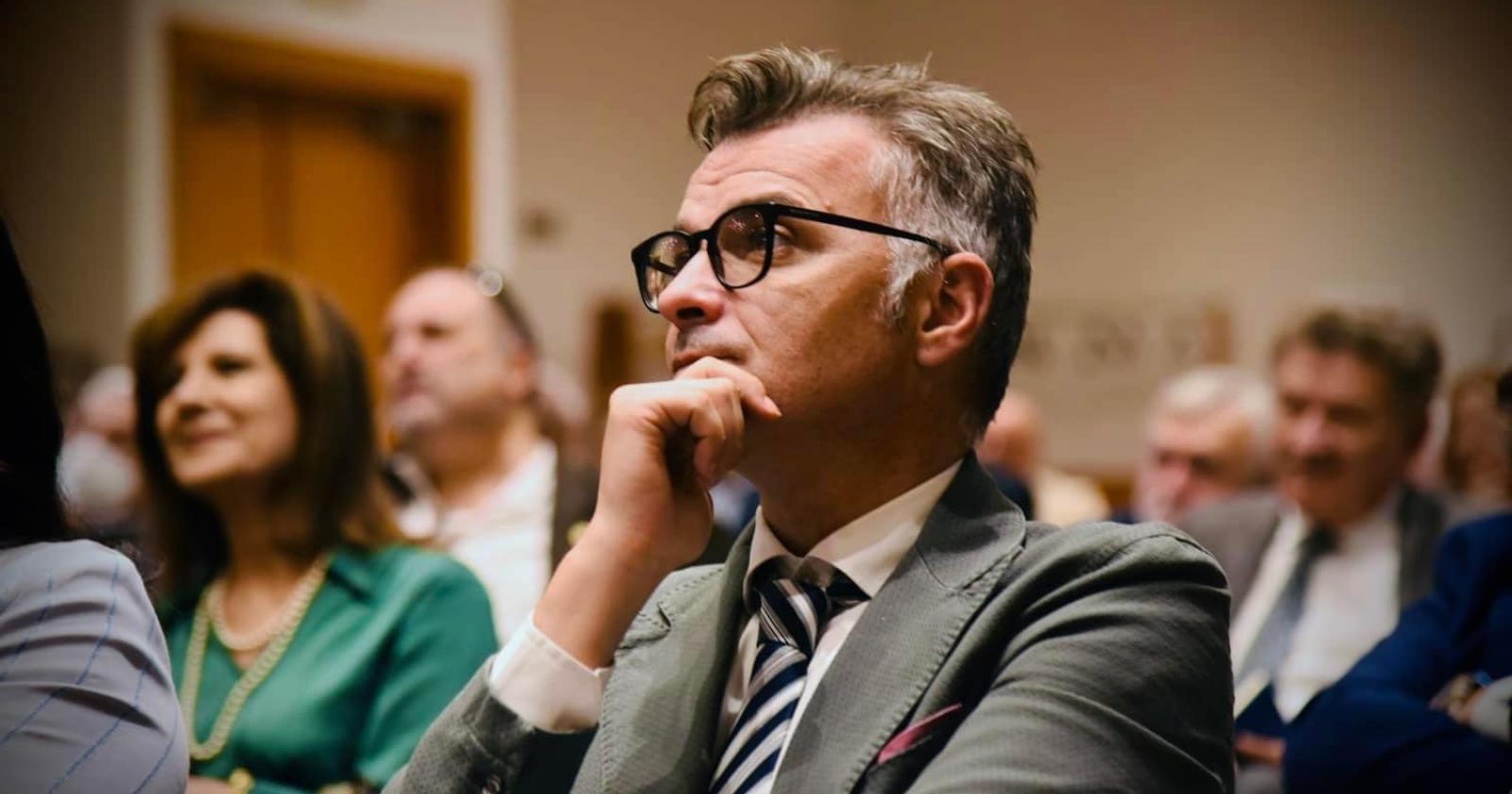 Irregolari, Capon scrive al Prefetto