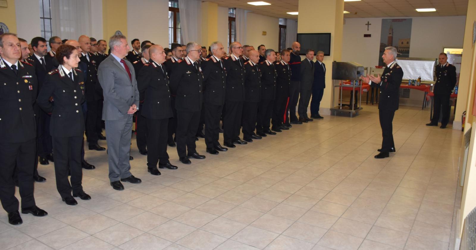 Gli auguri e l'appoggio del generale De Liso ai suoi uomini