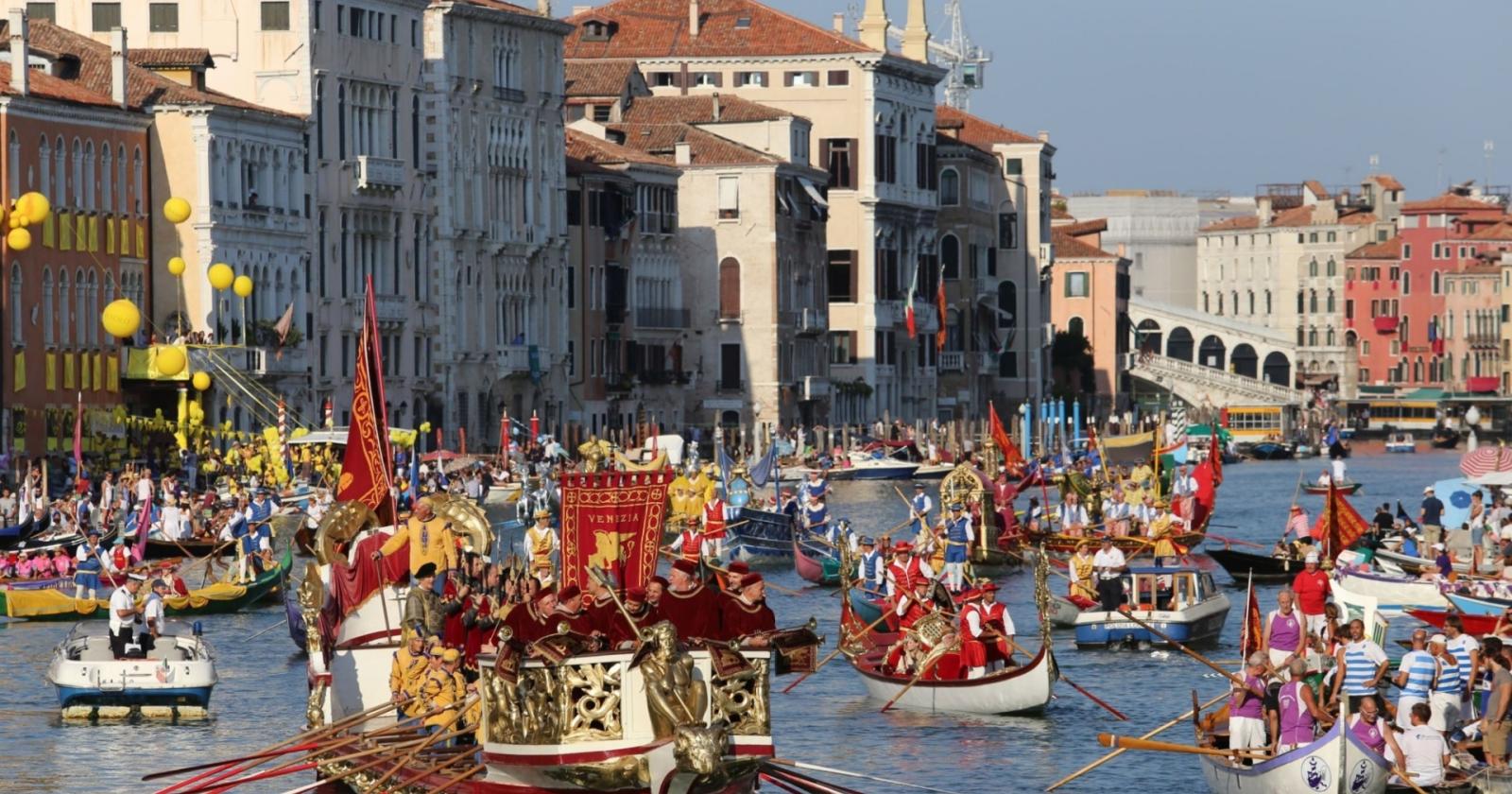 Il moto ondoso distrugge Venezia