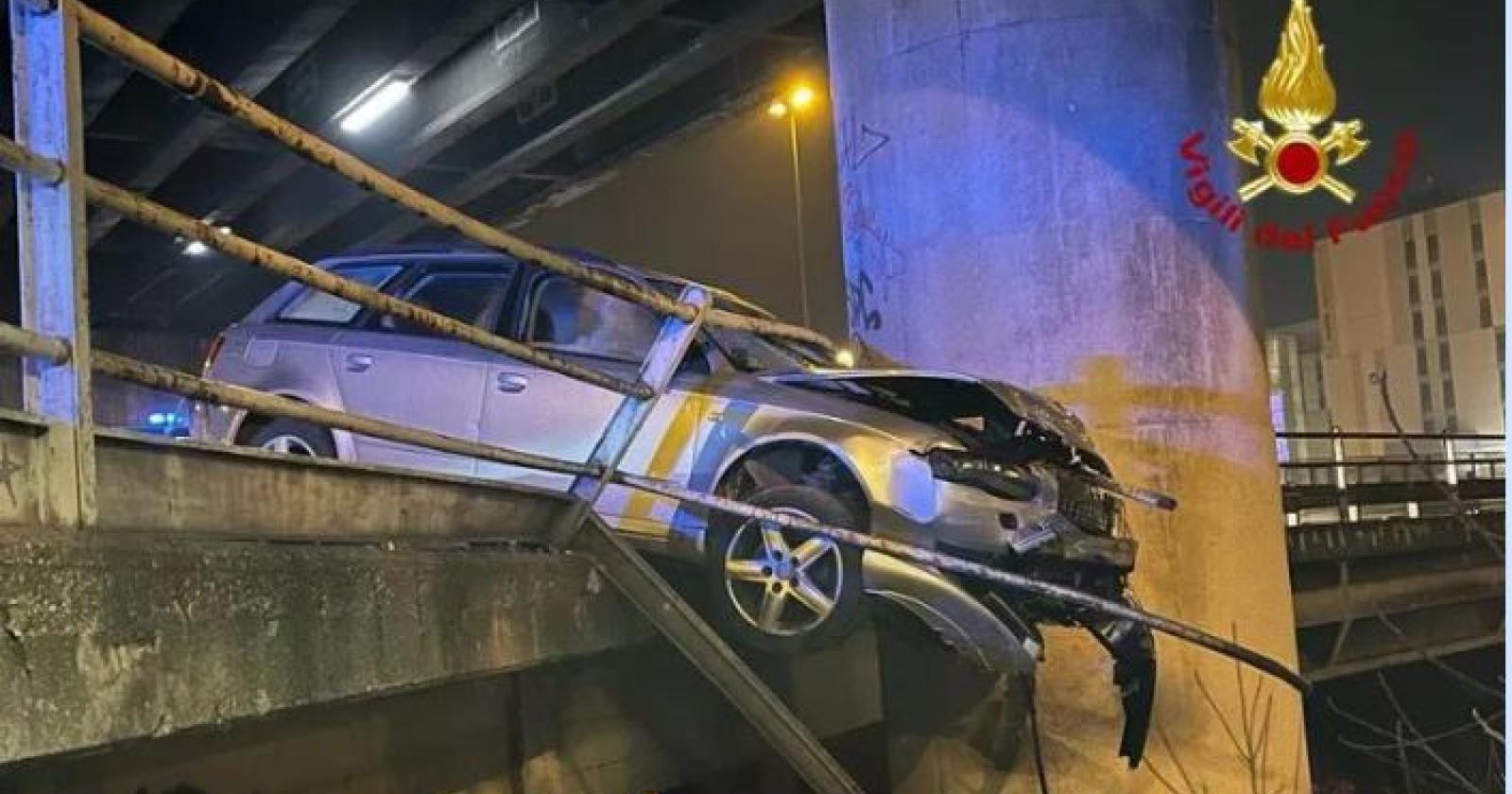 Incredibile: rimane in bilico sul cavalcavia della strage 