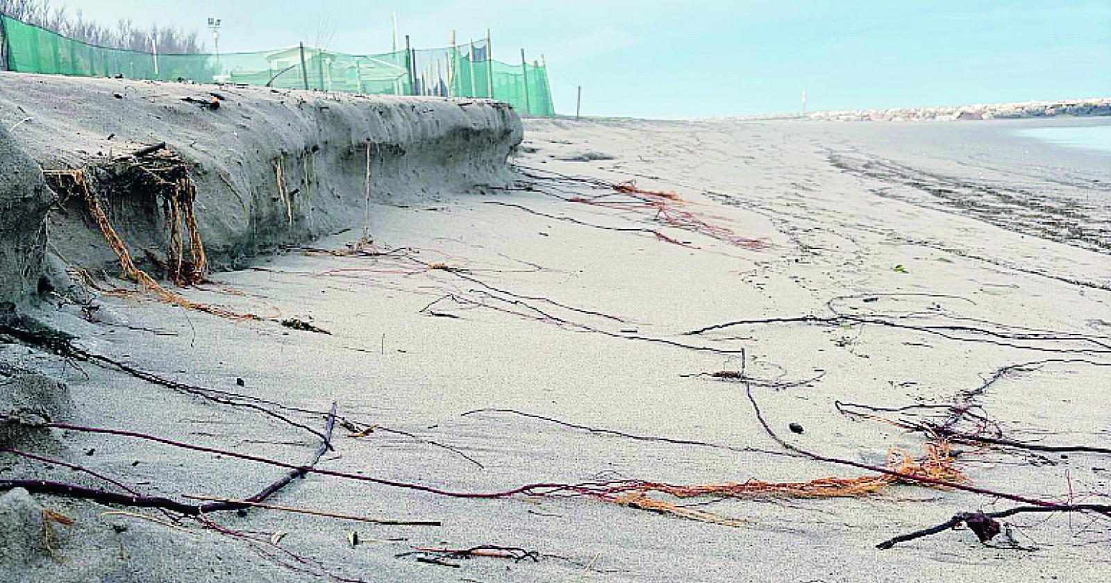 Lo stato devastante della spiaggia