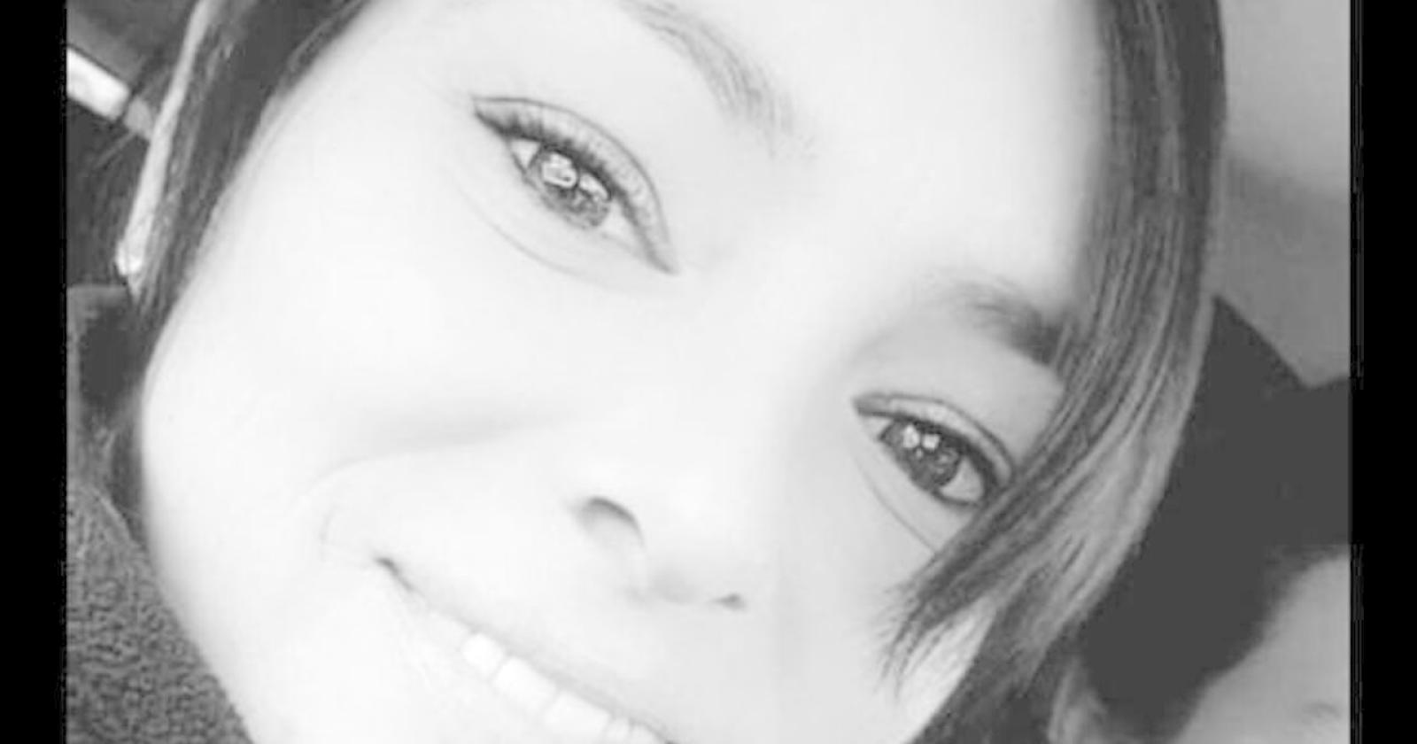 Uccisa a coltellate in casa  41 anni