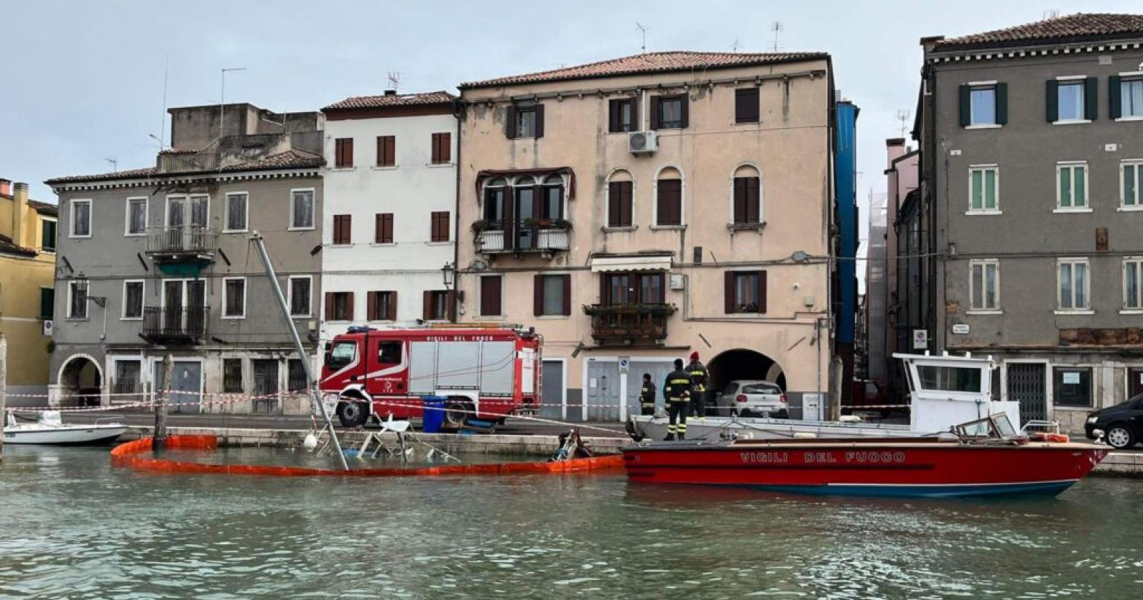 Colano a picco due imbarcazioni