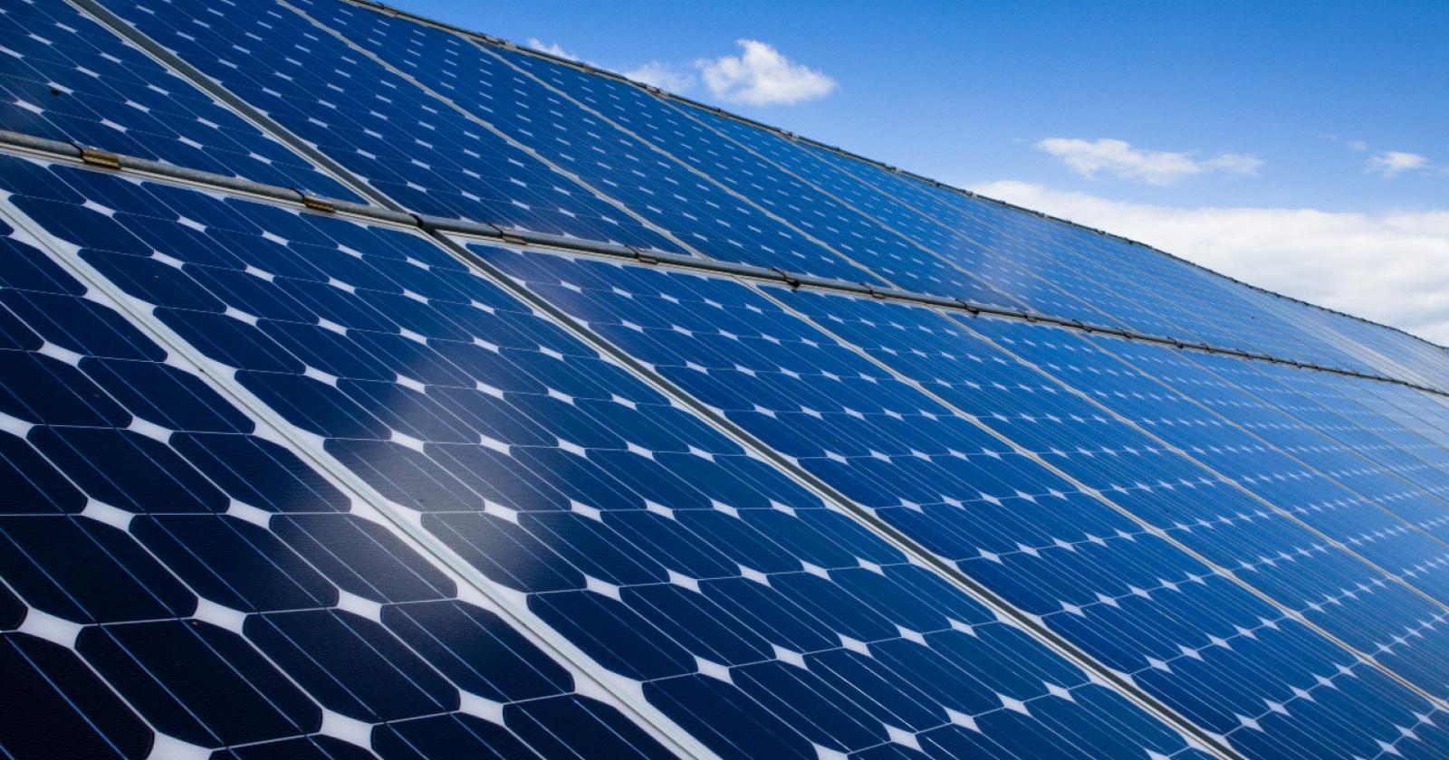 Un grande impianto fotovoltaico all’ex base militare