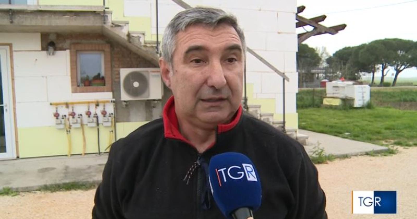 Il pompiere eroe: "Mi sono tuffato e ho salvato la ragazza" 