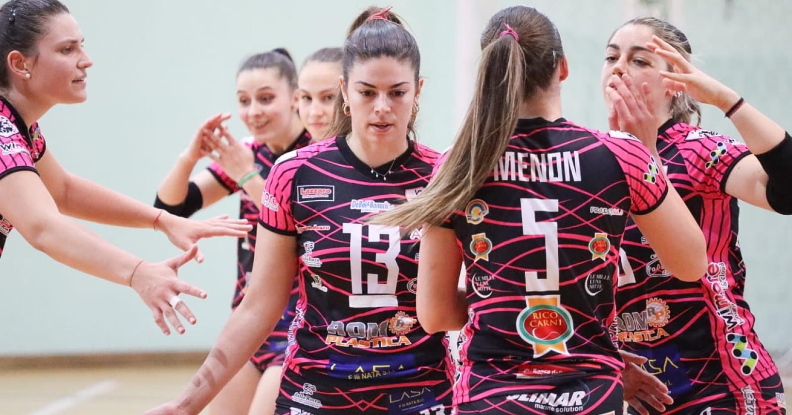 La VLC Rom Plastica  perde contro la compagine di Crema Volley al tie break.