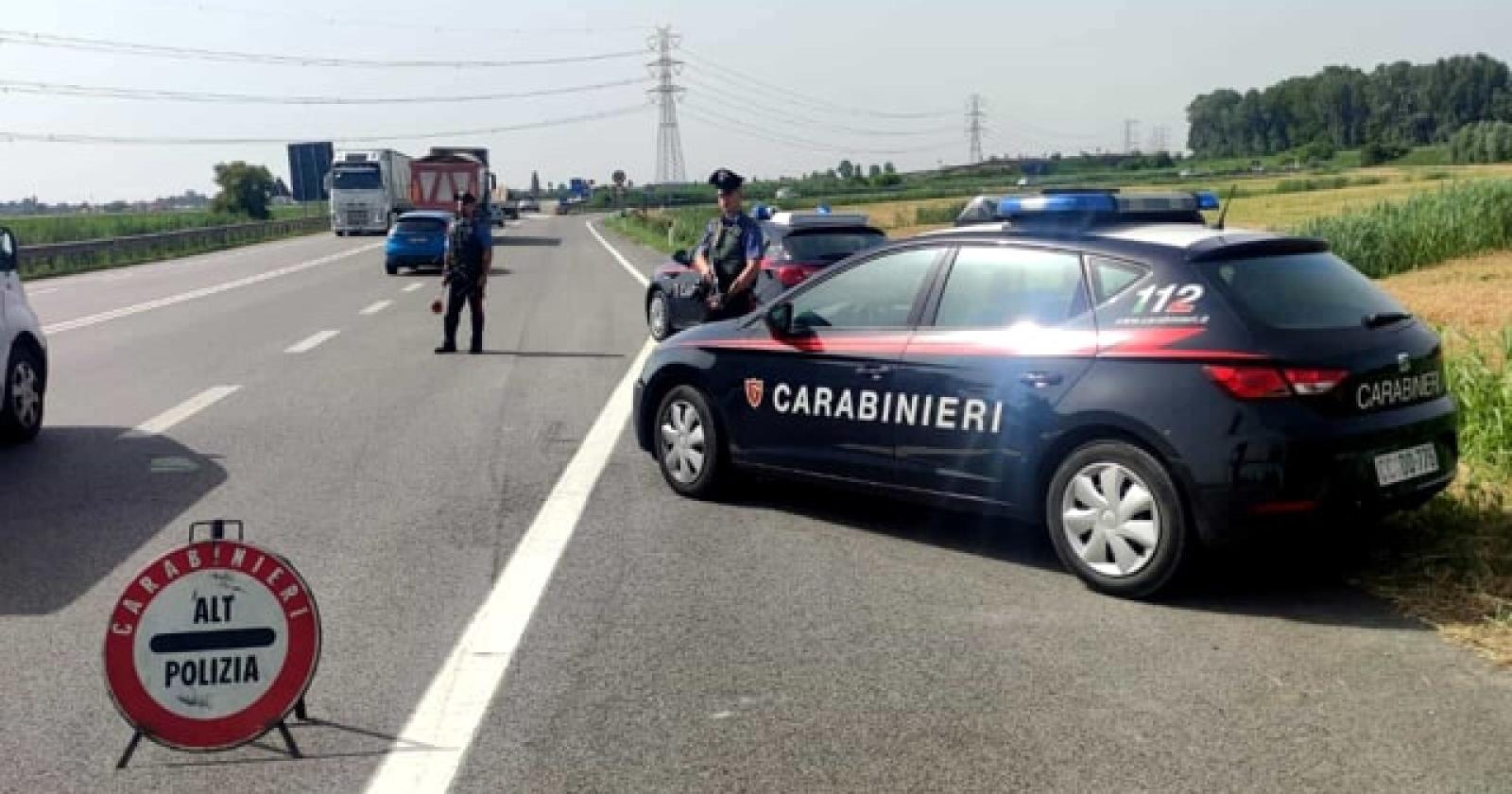 Guidava ubriaco, 21enne nei guai