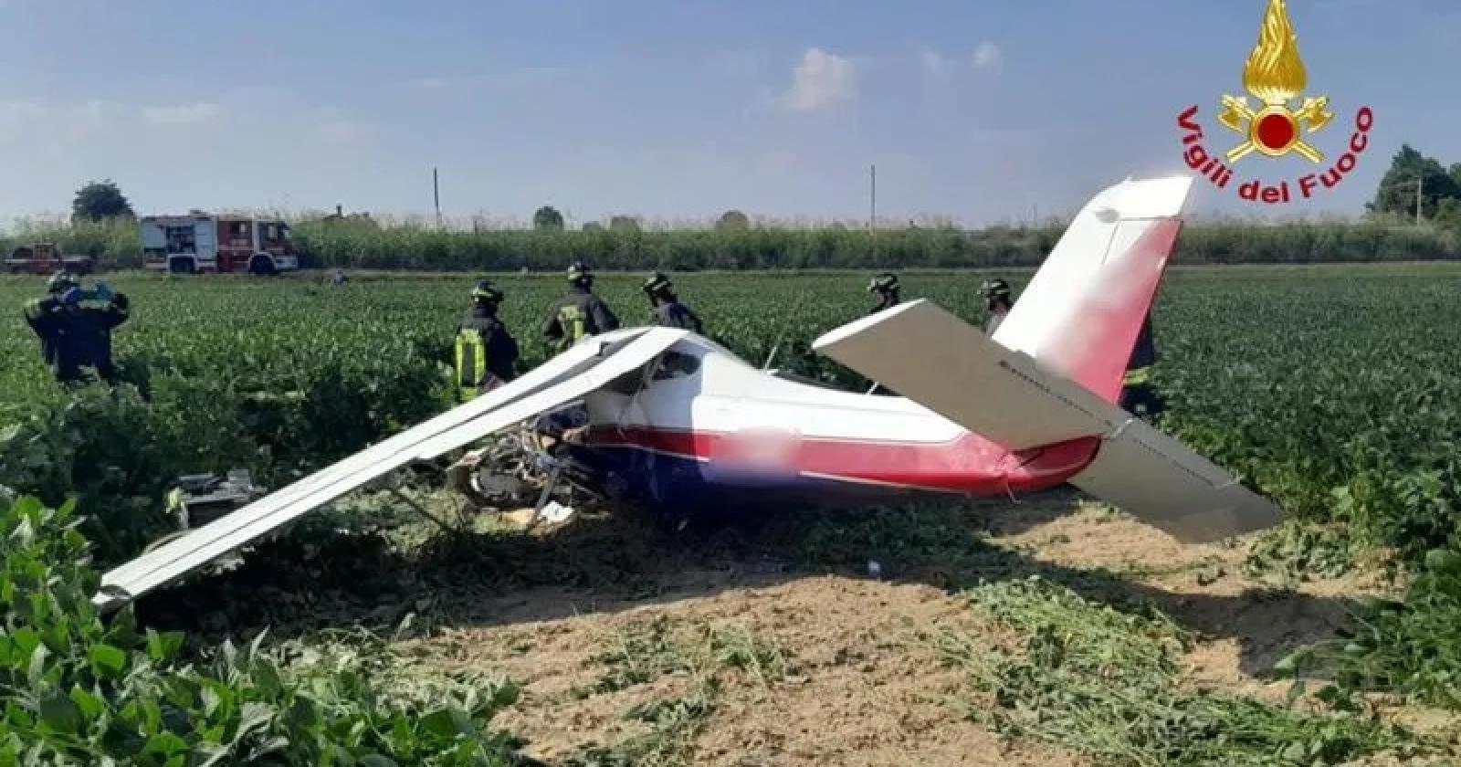 Precipita un ultraleggero, muore il pilota