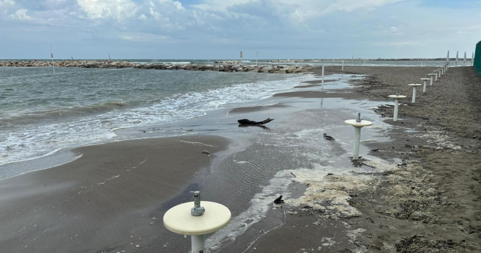 Maltempo, persi  8 metri di spiaggia