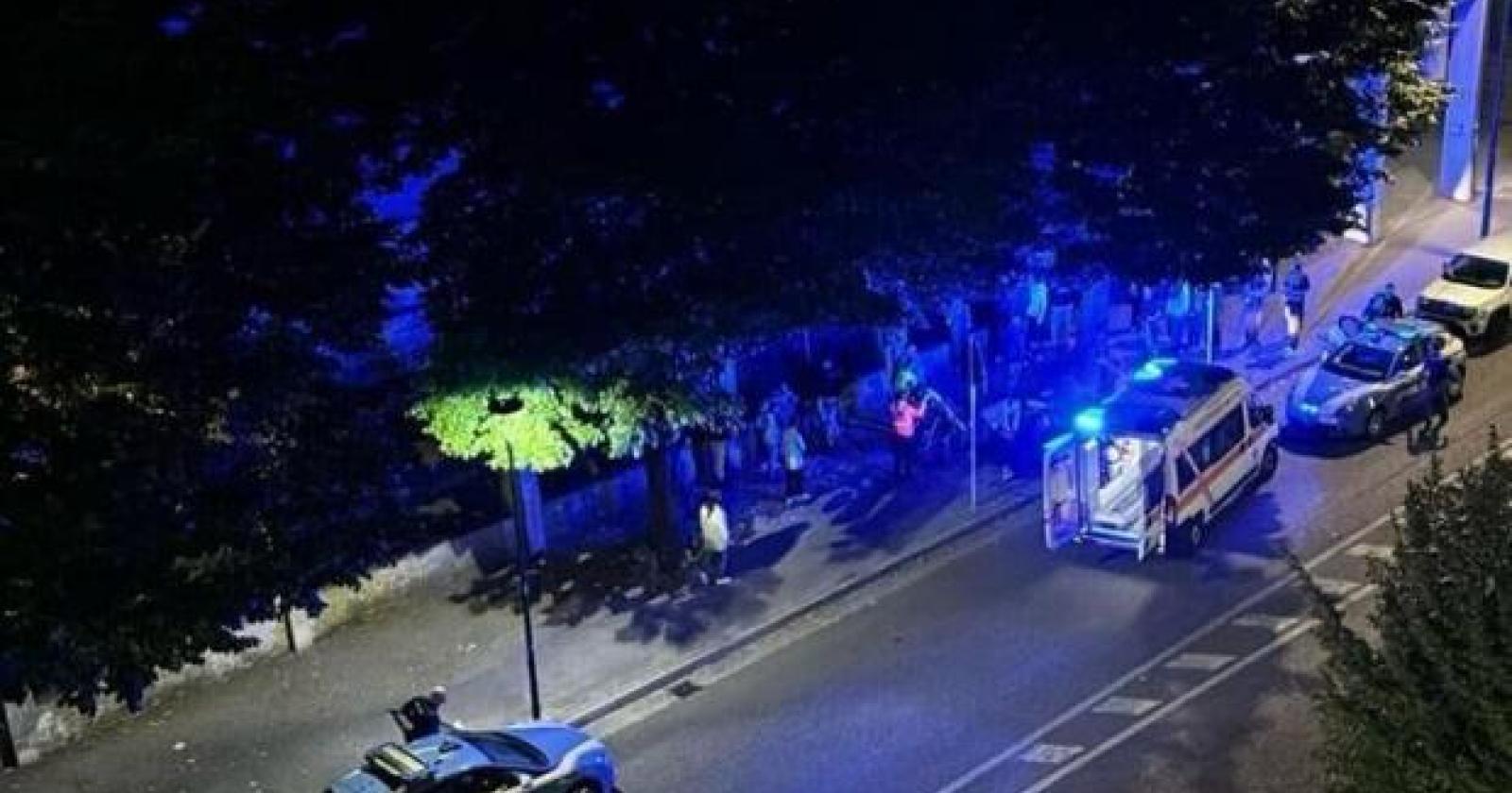 Tentano di difendere una donna da un'aggressione, ucciso uno dei giovani
