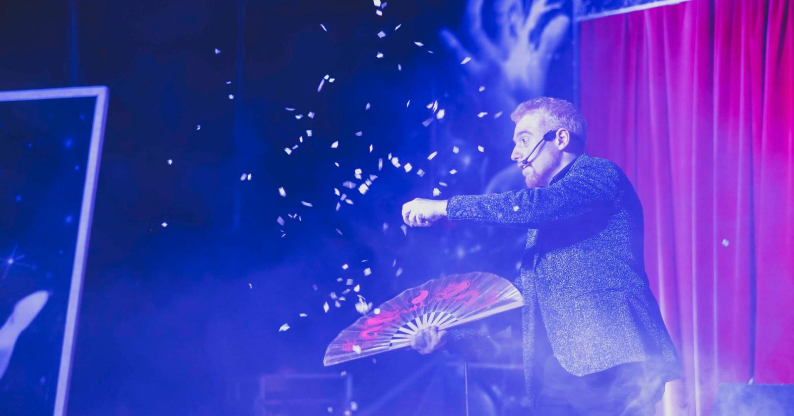 Abracadabra Magic Show, la magia sotto il tendone