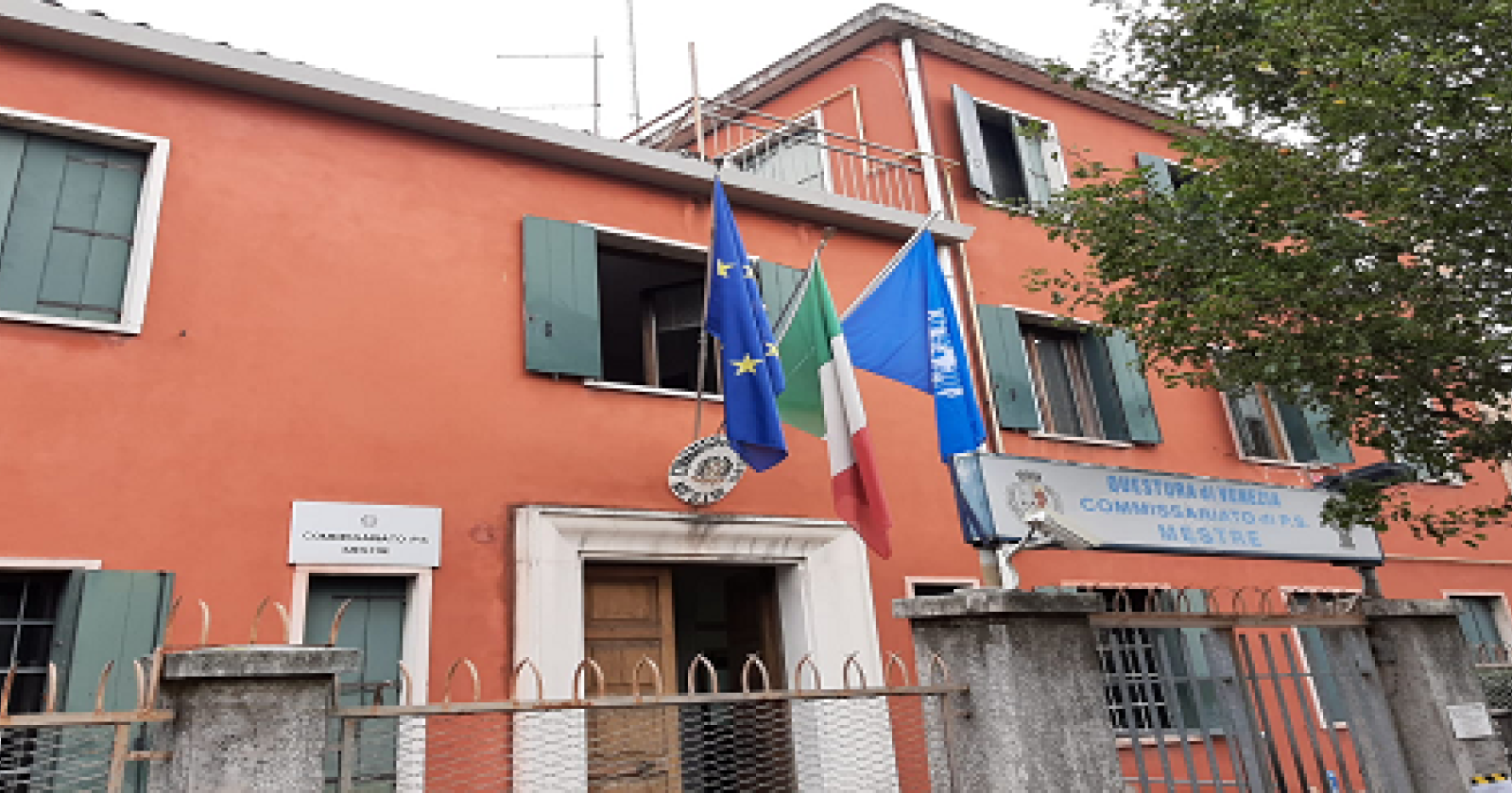 Maltrattamenti in famiglia, arrestati due uomini